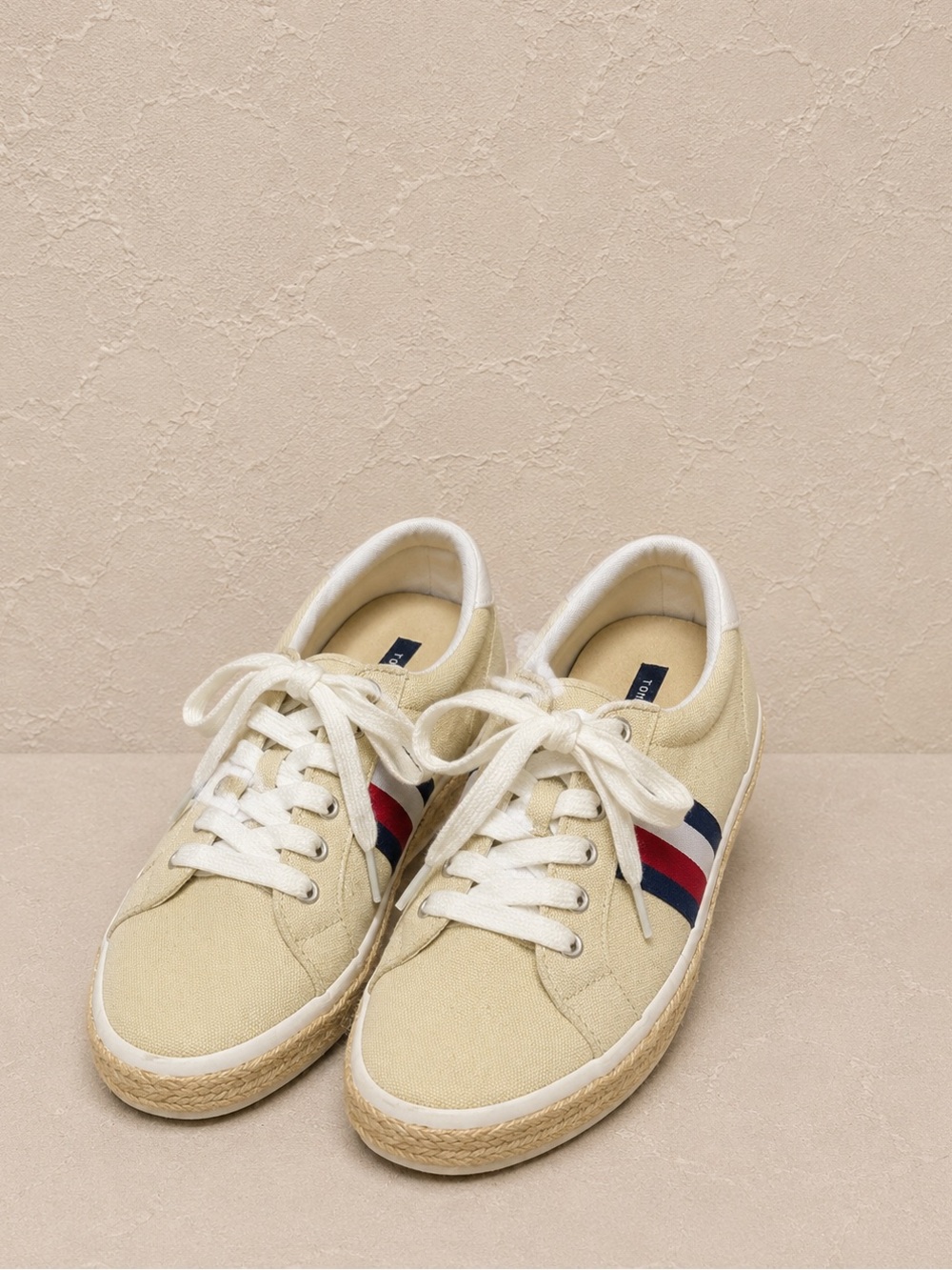 Tommy Hilfiger Filip2 Sneakers Women Size 6 Ivory Casual Lace Up Shoes